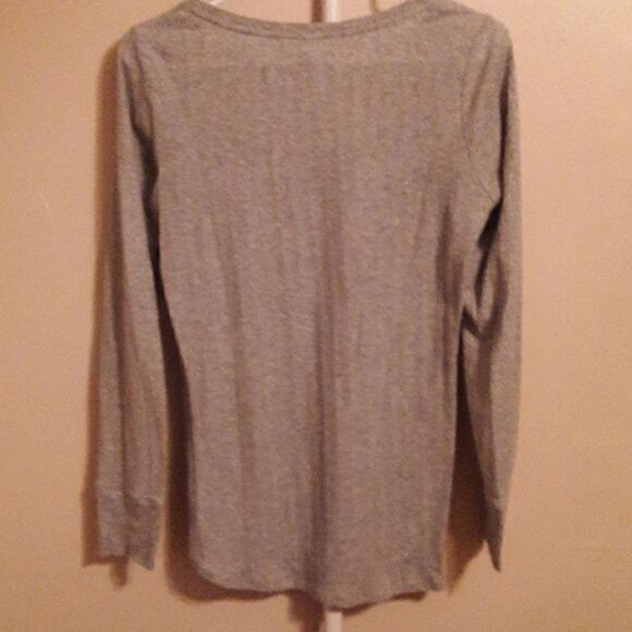 đ«đ«đ«VICTORIASâSECRETâGREY SPARKLEâHENLEYâSLEEPSHIRTâM - Picture 4 of 4